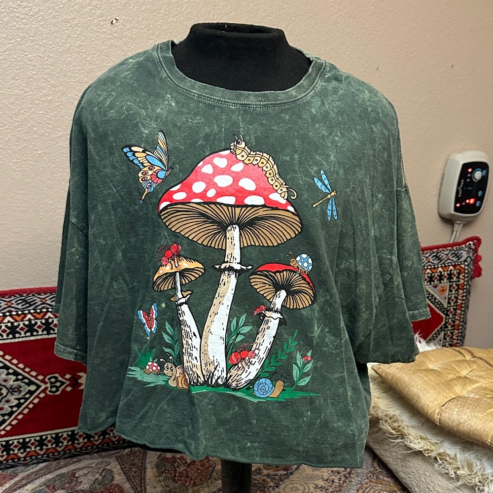 Green Graphic Short Sleeve Tee